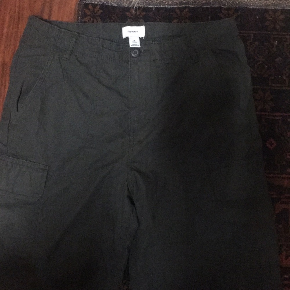 Old Navy Size 16 Husky shorts for boys.